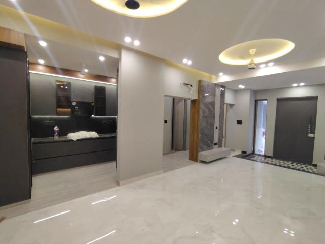 Resale | 2.5 BHK + 2000 Sq.Ft. Apartment in Kalkaji