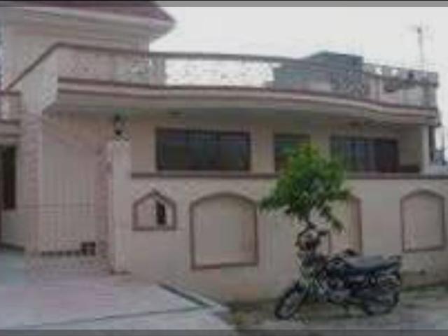 Resale | 2.5 BHK 2400 Sq.Ft. Independent House in RWA Apartments Sector 12