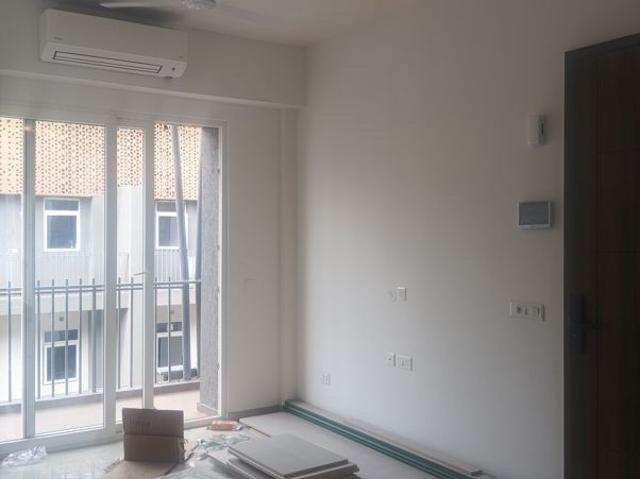 Resale | 2.5 BHK + Basement 1200 Sq.Ft. Apartment in Smart World Orchard