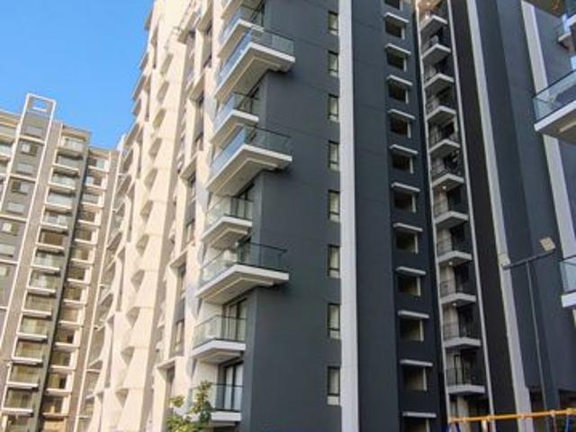 Resale | 2.5 BHK + Extra Room 1440 Sq.Ft. Apartment in One OAK Natura