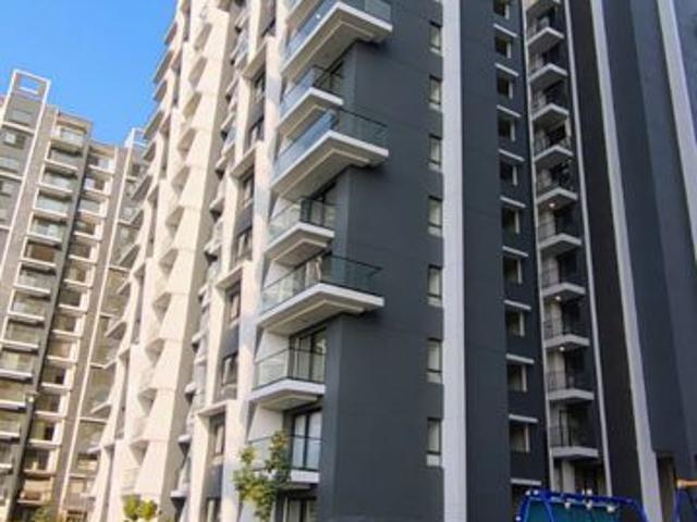 Resale | 2.5 BHK + Extra Room 1440 Sq.Ft. Apartment in One OAK Natura
