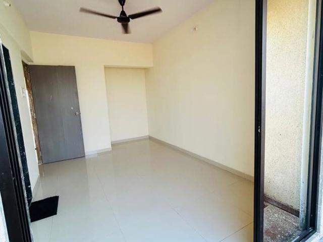 Resale | 2.5 BHK + Pooja Room,Extra Room 785 Sq.Ft. Apartment in Wadhwa TW Gardens