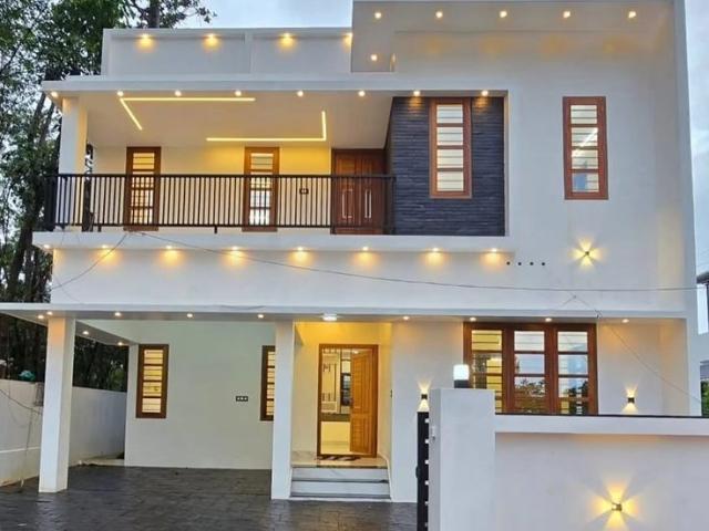 Resale | 2.5 BHK + Pooja Room,Study Room 600 Sq.Ft. Villa in High Grounds
