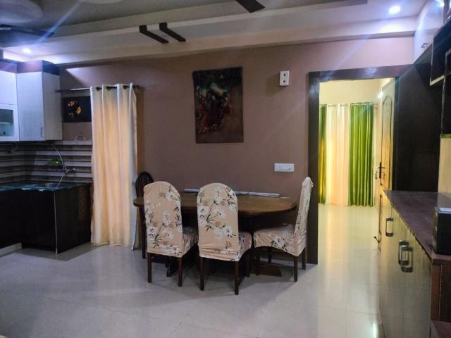 Resale | 2.5 BHK + Pooja Room,Servant Room,Study Room,Extra Room 1150 Sq.Ft. Apartment in Gardenia Golf City