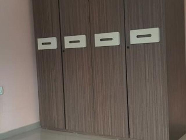 Resale | 2.5 BHK + Pooja Room,Servant Room,Study Room,Extra Room,Basement,Store Room 1275 Sq.Ft. Apartment in Grandeur Tower