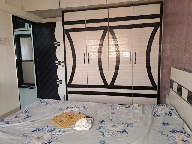 Resale | 2.5 BHK + Pooja Room,Servant Room,Study Room,Extra Room,Basement,Store Room 1275 Sq.Ft. Apartment in Lokhandwala Infrastructure Sapphire Heights
