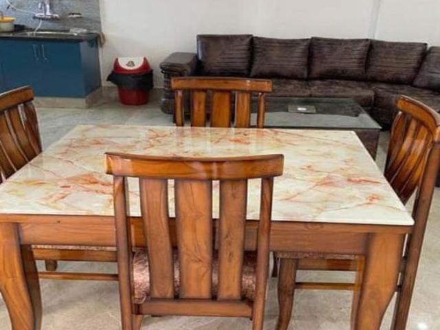 Resale | 2.5 BHK + Pooja Room,Servant Room,Study Room 199 Sq.Yd. Independent House in Tronica City