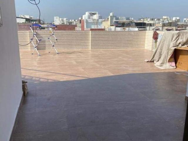 Resale | 2.5 BHK + Pooja Room,Servant Room,Study Room 218 Sq.Yd. Independent House in Tronica City