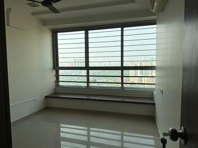 Resale | 2.5 BHK + Pooja Room 1211 Sq.Ft. Apartment in Oberoi Realty Woods