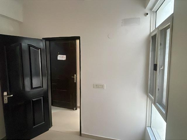 Resale | 2.5 BHK + Pooja Room 1215 Sq.Ft. Apartment in Amrapali Empire