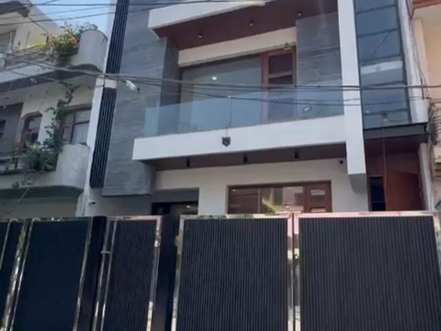Resale | 2.5 BHK + Pooja Room 200 Sq.Yd. Independent House in Phase 5