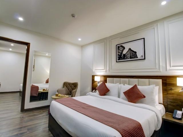 Resale | 2.5 BHK + Pooja Room 666 Sq.Ft. Apartment in Suncity Avenue 102