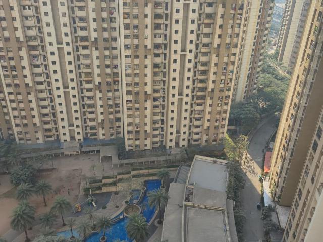 Resale | 2.5 BHK + Pooja Room 850 Sq.Ft. Apartment in Lodha Splendora