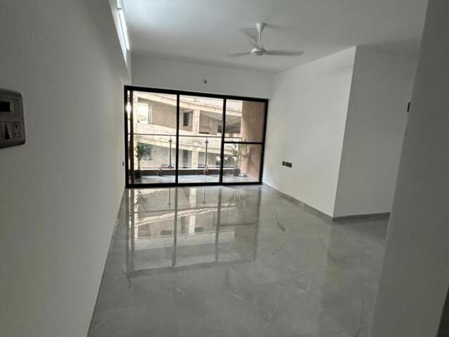 Resale | 2.5 BHK + Pooja Room 900 Sq.Ft. Apartment in Unique Youtopia