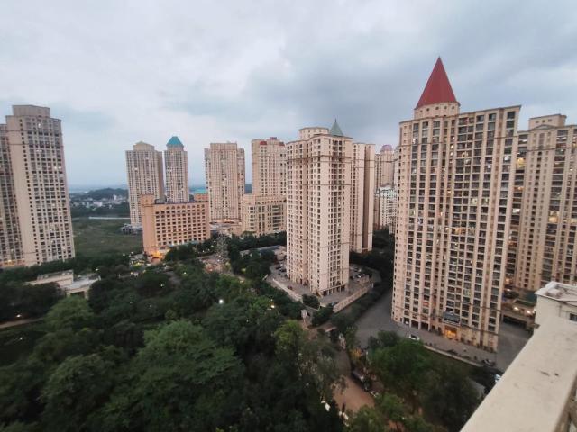Resale | 2.5 BHK + Pooja Room 925 Sq.Ft. Apartment in Hiranandani Eagleridge Wing A