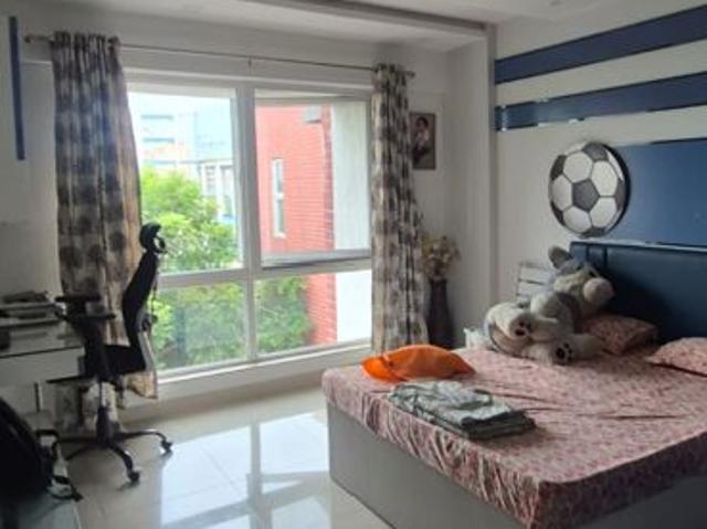 Resale | 2.5 BHK + Prayer Room,Extra Room,Store Room 2200 Sq.Ft. Penthouse in Marvel Piazza