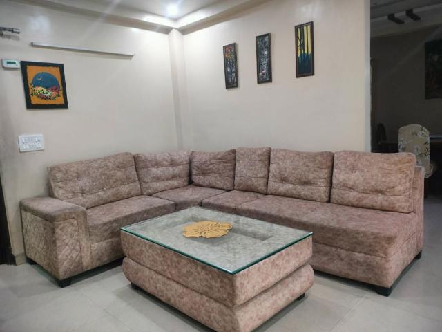 Resale | 2.5 BHK + Prayer Room,Servant Room,Study Room,Extra Room,Basement,Store Room 1150 Sq.Ft. Apartment in Gardenia Golf City