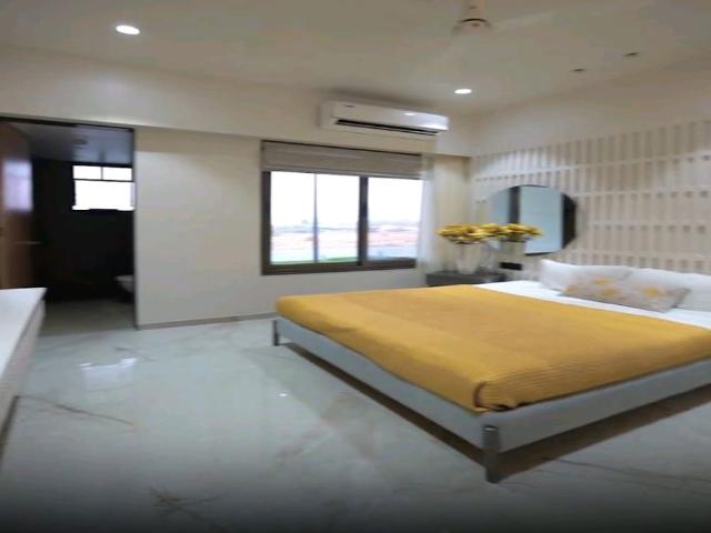 Resale | 2.5 BHK + Prayer Room,Study Room,Store Room 2150 Sq.Ft. Apartment in Sector 17 Dwarka