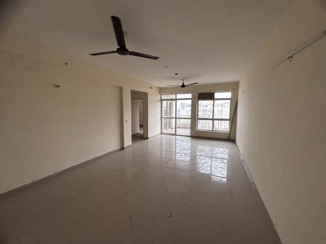 Resale | 2.5 BHK + Servant Room 1350 Sq.Ft. Apartment in Jaypee Klassic Shaurya