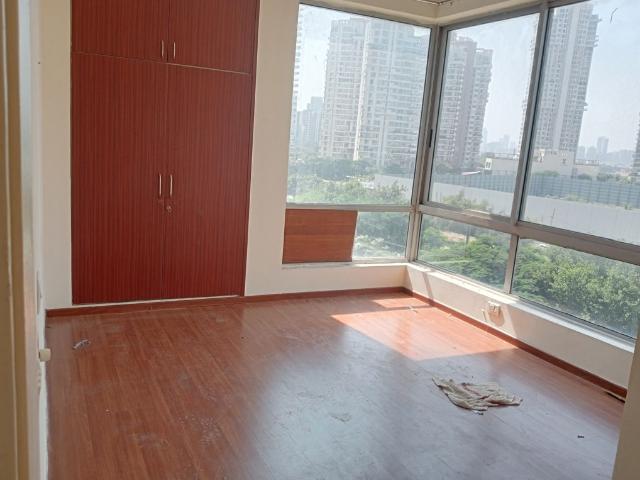 Resale | 2.5 BHK + Servant Room 1380 Sq.Ft. Apartment in Pioneer Park Phase 1