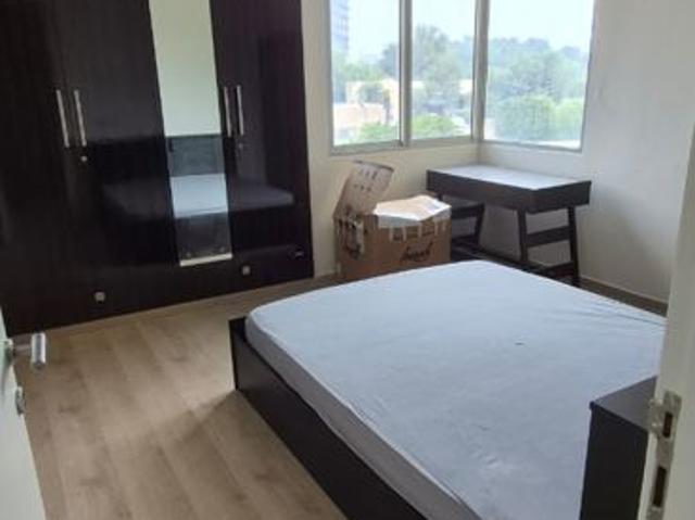 Resale | 2.5 BHK + Servant Room 1463 Sq.Ft. Apartment in Ireo Uptown