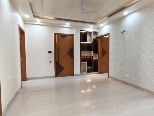 Resale | 2.5 BHK + Servant Room 2341 Sq.Ft. Apartment in Suncity Heights