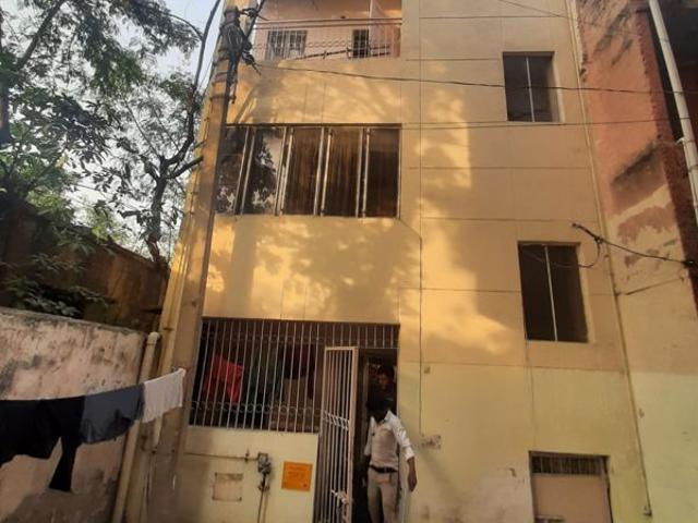 Resale | 2.5 BHK + Servant Room 60 Sq.Mt. Independent House in Sector 12