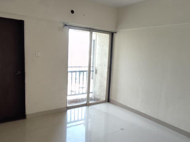 Resale | 2.5 BHK + Servant Room 926 Sq.Ft. Apartment in Rosa Oasis Ph 2