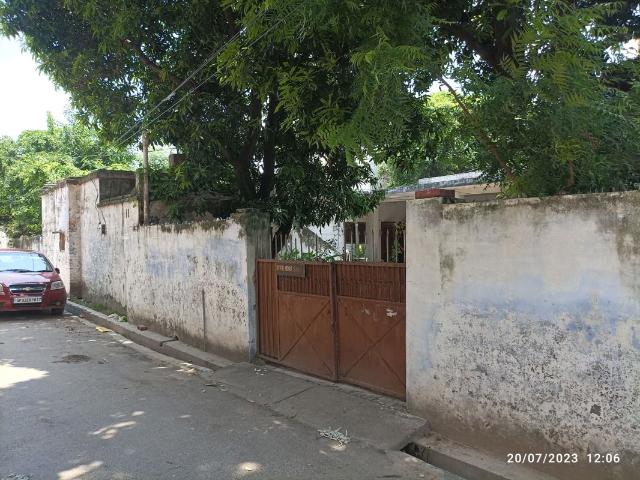 Resale | 2.5 BHK + Store Room 2750 Sq.Ft. Independent House in Aliganj