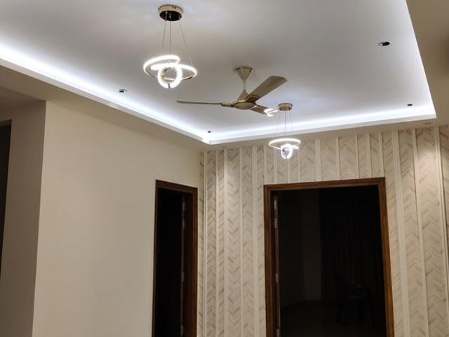Resale | 2.5 BHK + Study Room 1480 Sq.Ft. Apartment in Microtek Greenburg