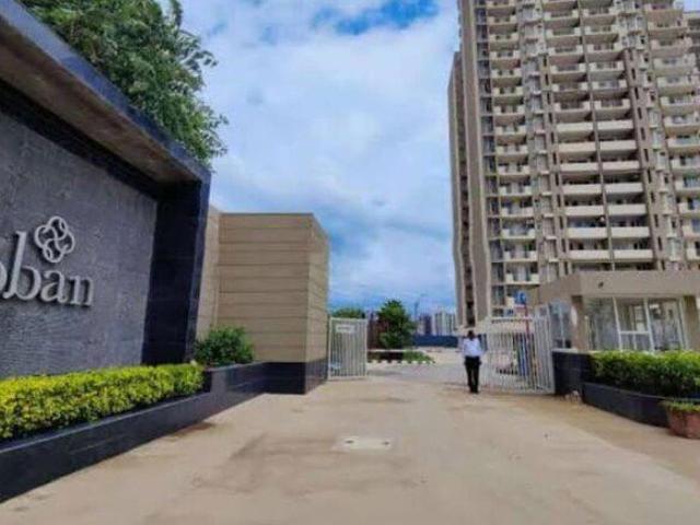 Resale | 2.5 BHK + Study Room 1550 Sq.Ft. Apartment in Pareena Coban Residences
