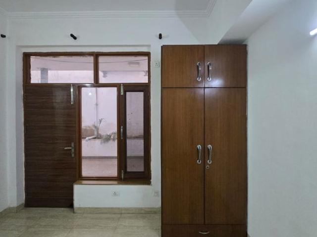 Resale | 2.5 BHK + Study Room 1550 Sq.Ft. Apartment in Raebareli Road