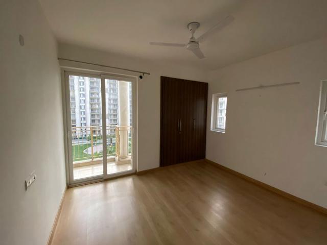 Resale | 2.5 BHK + Study Room 1578 Sq.Ft. Apartment in Imperia Esfera