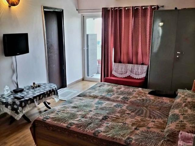 Resale | 2.5 BHK + Study Room 1609 Sq.Ft. Apartment in Wave Amore