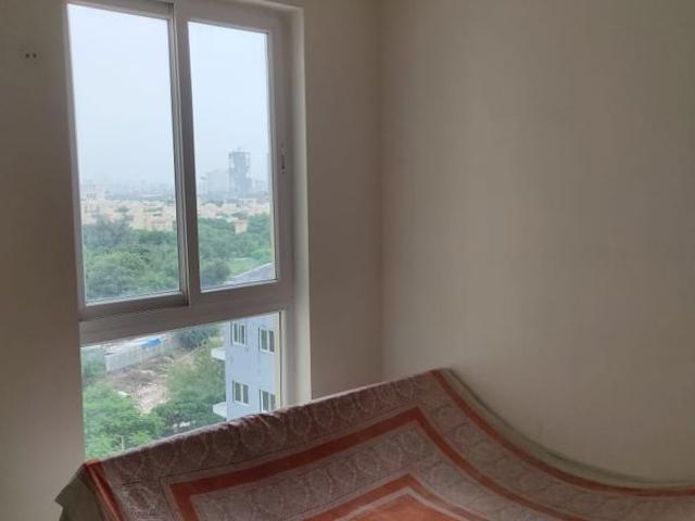 Resale | 2.5 BHK + Study Room 1020 Sq.Ft. Apartment in Emaar Emerald Estate