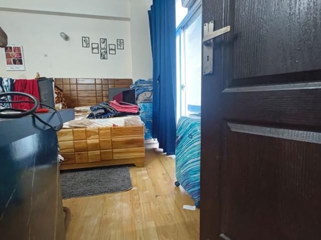Resale | 2.5 BHK + Study Room 1075 Sq.Ft. Apartment in Amrapali Zodiac