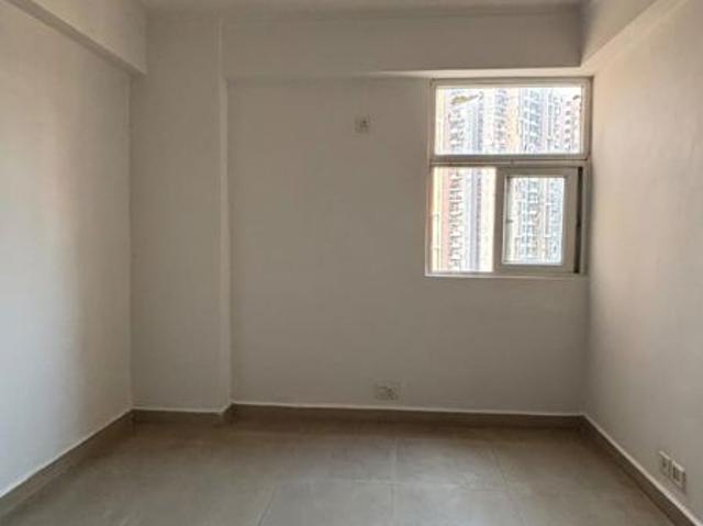 Resale | 2.5 BHK + Study Room 1085 Sq.Ft. Apartment in Nimbus The Golden Palm