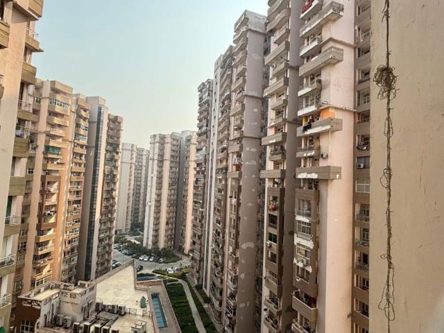 Resale | 2.5 BHK + Study Room 1150 Sq.Ft. Apartment in Supertech Cape Town