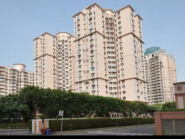 Resale | 2.5 BHK + Study Room 1153 Sq.Ft. Apartment in DLF Phase V