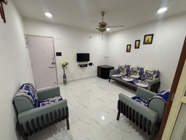 Resale | 2.5 BHK + Study Room 1176 Sq.Ft. Apartment in Ramky One Galaxia Phase 2