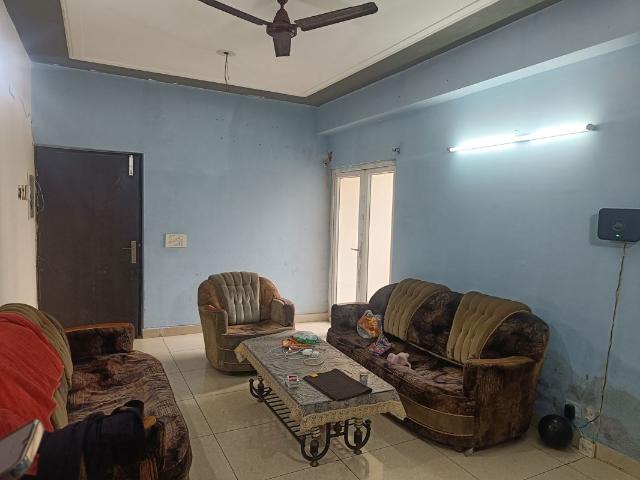 Resale | 2.5 BHK + Study Room 1180 Sq.Ft. Apartment in Amrapali Silicon City