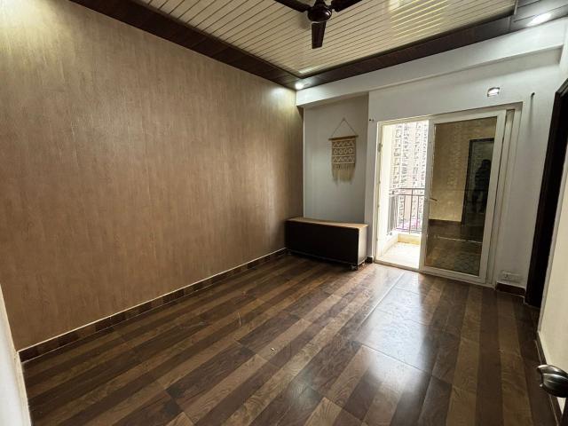 Resale | 2.5 BHK + Study Room 1235 Sq.Ft. Apartment in Homes 121