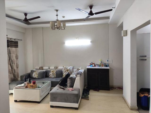 Resale | 2.5 BHK + Study Room 1250 Sq.Ft. Apartment in Mahagun Moderne