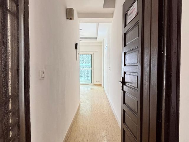 Resale | 2.5 BHK + Study Room 1250 Sq.Ft. Apartment in Mahagun Moderne