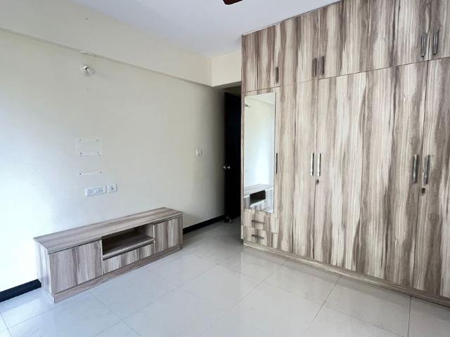 Resale | 2.5 BHK + Study Room 1300 Sq.Ft. Apartment in AV6 Trayam
