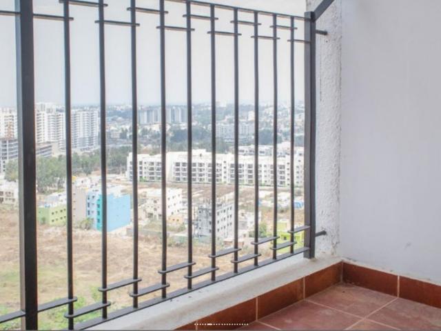 Resale | 2.5 BHK + Study Room 1355 Sq.Ft. Apartment in Prestige Sunrise Park