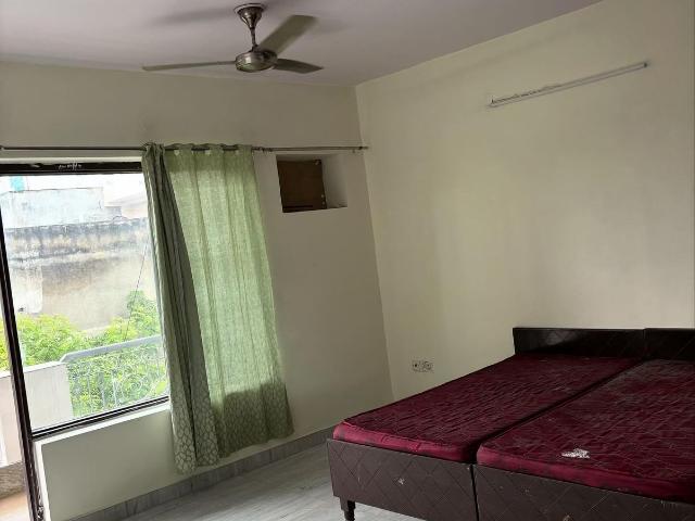 Resale | 2.5 BHK + Study Room 1365 Sq.Ft. Apartment in Paramount Symphony