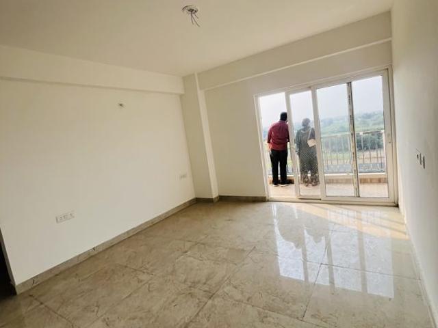 Resale | 2 BHK + 1041 Sq.Ft. Apartment in Proview Officer City