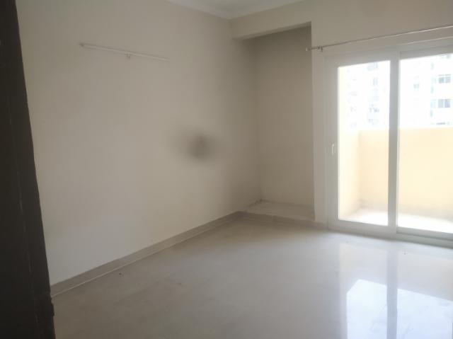 Resale | 2 BHK 1045 Sq.Ft. Apartment in Paramount Floraville