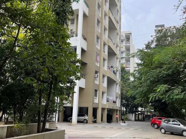 Resale | 2 BHK 1050 Sq.Ft. Apartment in Chaphalkar Elina Living